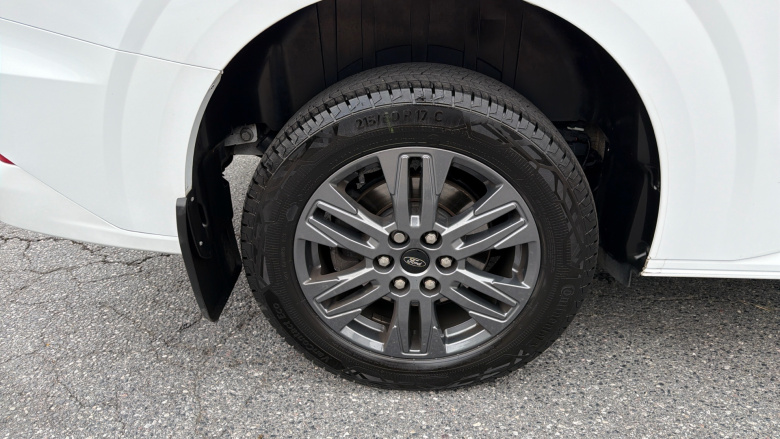 Ford Tourneo Custom 320 L2 Diesel Fwd 2.0 EcoBlue 136ps H1 Titanium 8 seater Auto